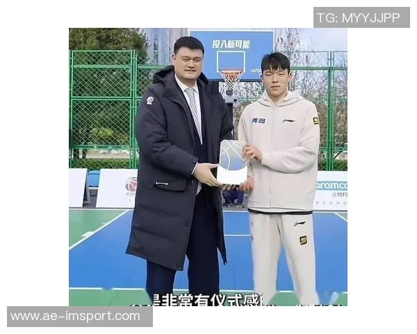 球队主持人杨瀚森与姚明的独特之处及其在篮球场上的不同表现分析 球队主持人杨瀚森与姚明的独特之处及其在篮球场上的不同表现分析