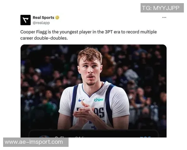 浓眉因双侧跟腱劳损在场边沉思队友们纷纷表现出担忧神情 浓眉因双侧跟腱劳损在场边沉思队友们纷纷表现出担忧神情