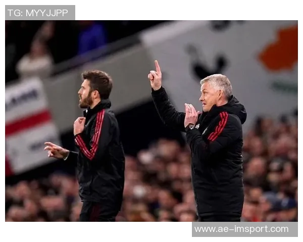 卡里克接任曼联临时主帅索尔斯克亚遭球员反对引发关注 卡里克接任曼联临时主帅索尔斯克亚遭球员反对引发关注