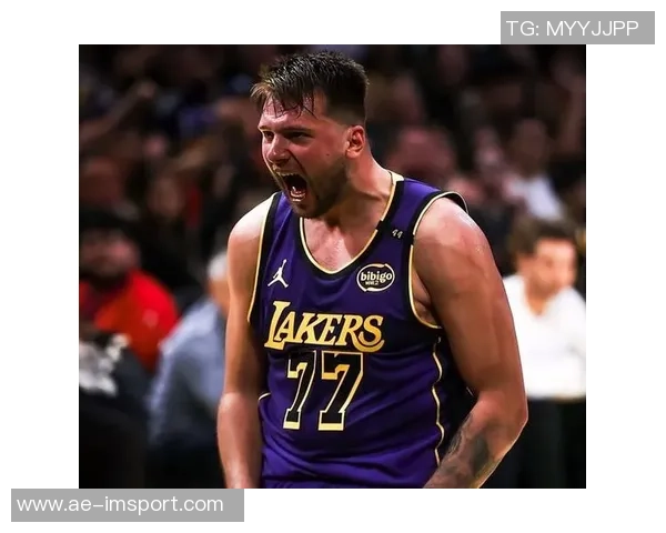 夸梅直言布朗尼受赞誉源于对老詹的崇拜与畏惧心理缺乏理性分析